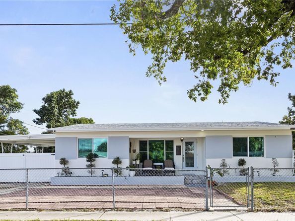 821 N 73rd Ter, Hollywood FL 33024