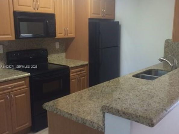 4668 NW 97th Ct 100, Doral FL 33178