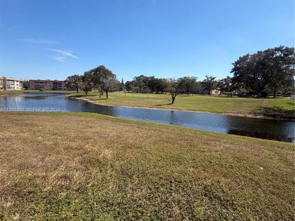 9201 Sunrise Lakes Blvd 302, Sunrise FL 33322