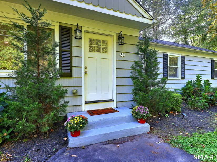 85 Walnut Street, Monroe CT 06468