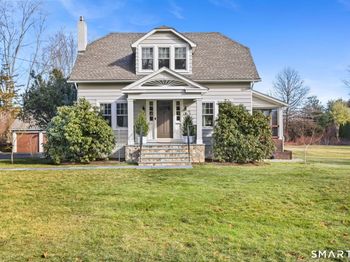 98 Comstock Hill Avenue