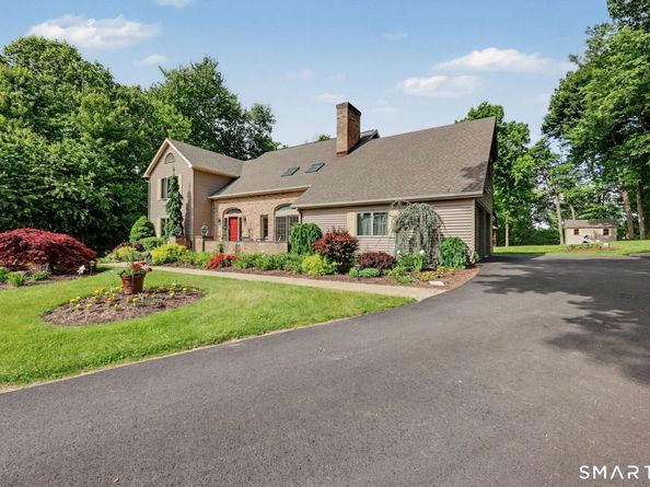 29 Woodridge Lane, New Fairfield CT 06812