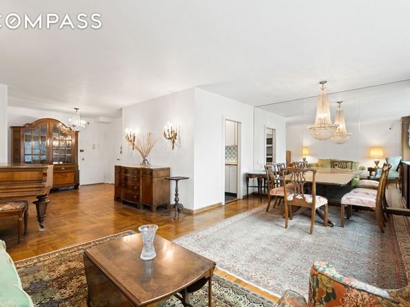 30 West 60th Street 11M, New York NY 10023