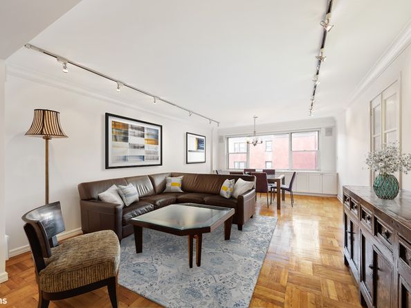 150 East 61st Street 5F, New York NY 10065