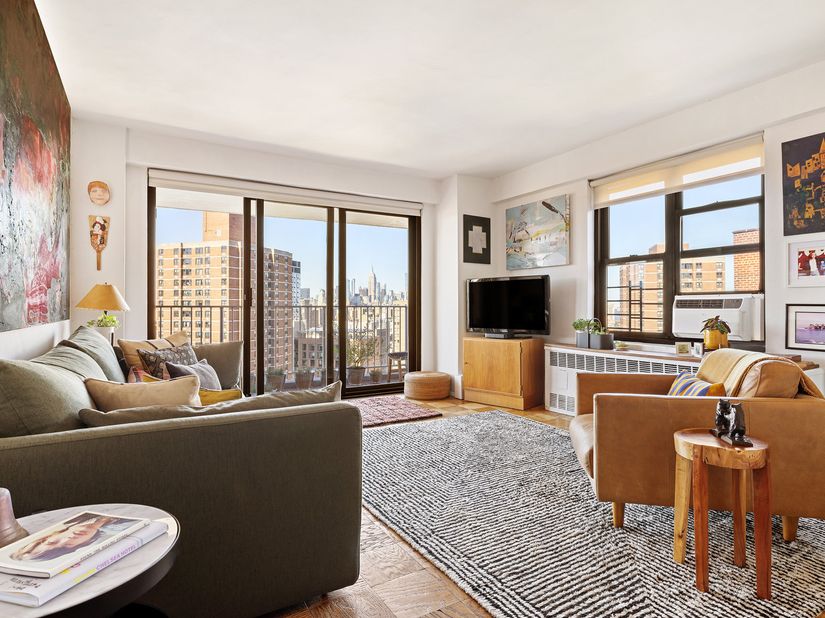 264 East Broadway C2003, New York NY 10002