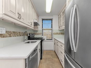 67-30 Dartmouth Street