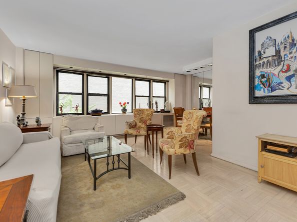 220 East 54th Street 5E, New York NY 10022