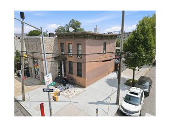 320 Jackson Avenue
