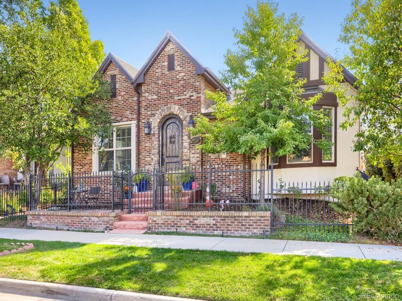 9720 E 32nd Avenue, Denver CO 80238