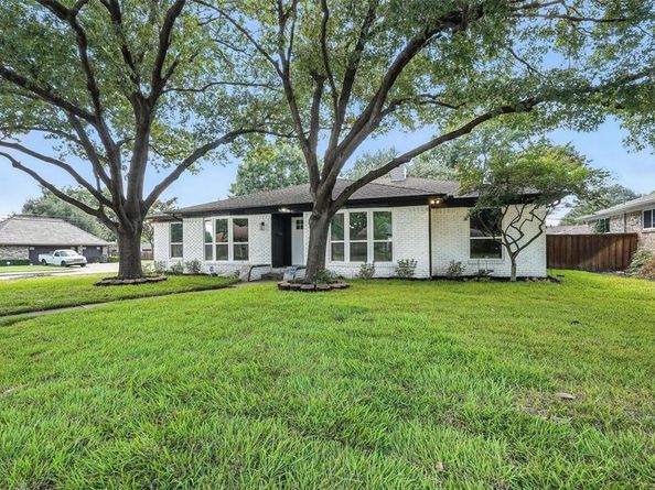 4303  Blackheath Road , Dallas Texas 75227