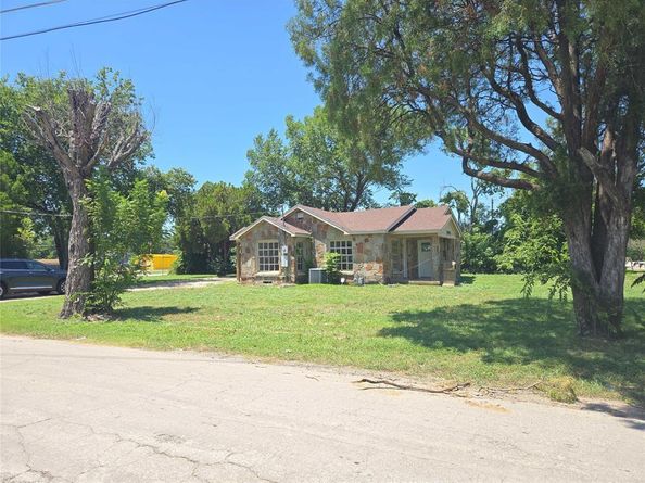 210 W  Ave A  , Garland Texas 75040