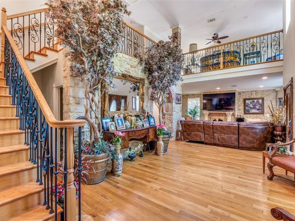 5402  Garland Avenue , Dallas Texas 75223