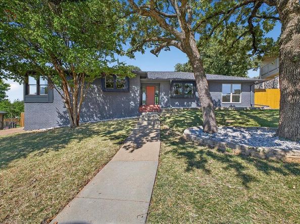 250  Oak Hill Drive , Trophy Club Texas 76262