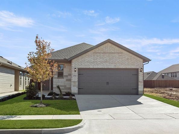 1713  Meadow Crest Drive , Aubrey Texas 76227