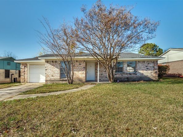 2527  Larchmont Drive , Mesquite Texas 75150