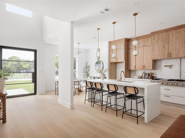 4046  Baker Avenue , Dallas Texas 75212