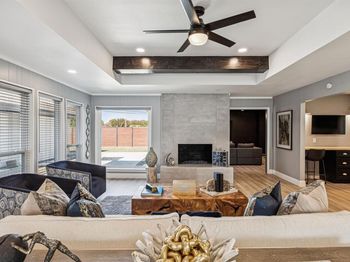 2833  Meadowbrook Drive 