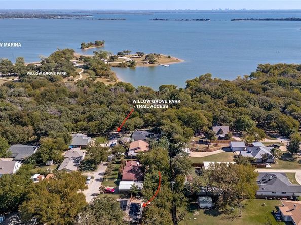 718  Glen Rhea Drive , Lake Dallas Texas 75065