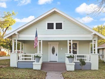 1201 W Arlington Avenue 