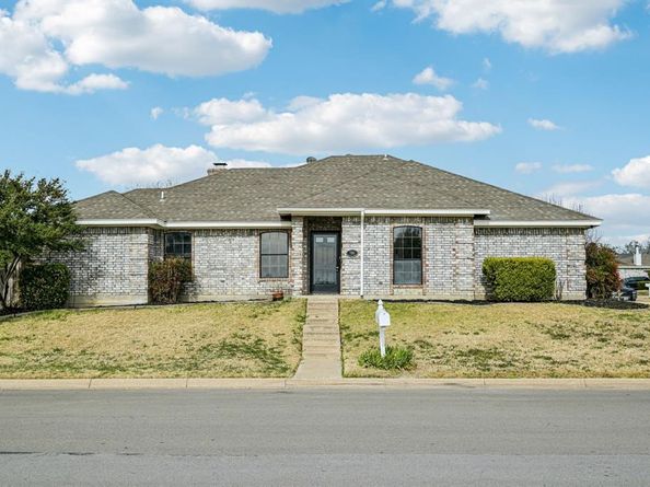 700  Blue Haze Drive , Fort Worth Texas 76108