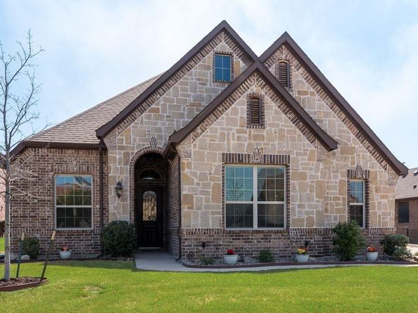 6059  The Resort Boulevard , Fort Worth Texas 76179