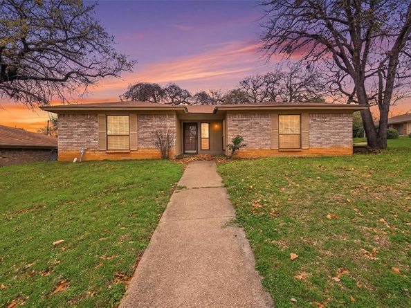 4300  Spring Hill Lane , Arlington Texas 76016