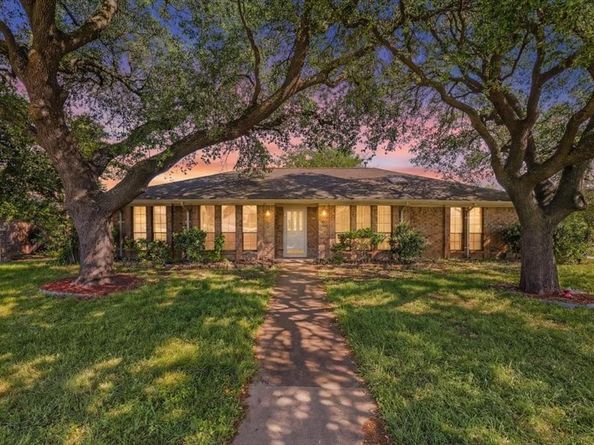 2301  Claridge Circle , Plano Texas 75075