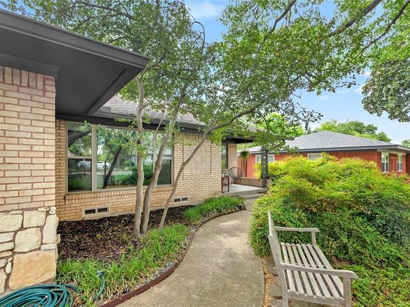 8030  Hunnicut Road , Dallas Texas 75228