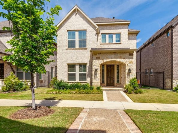 704  YELLOW WARBLER Way , Arlington Texas 76005