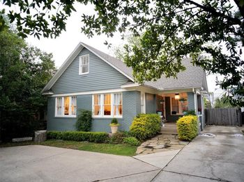 3852  Mockingbird Lane 
