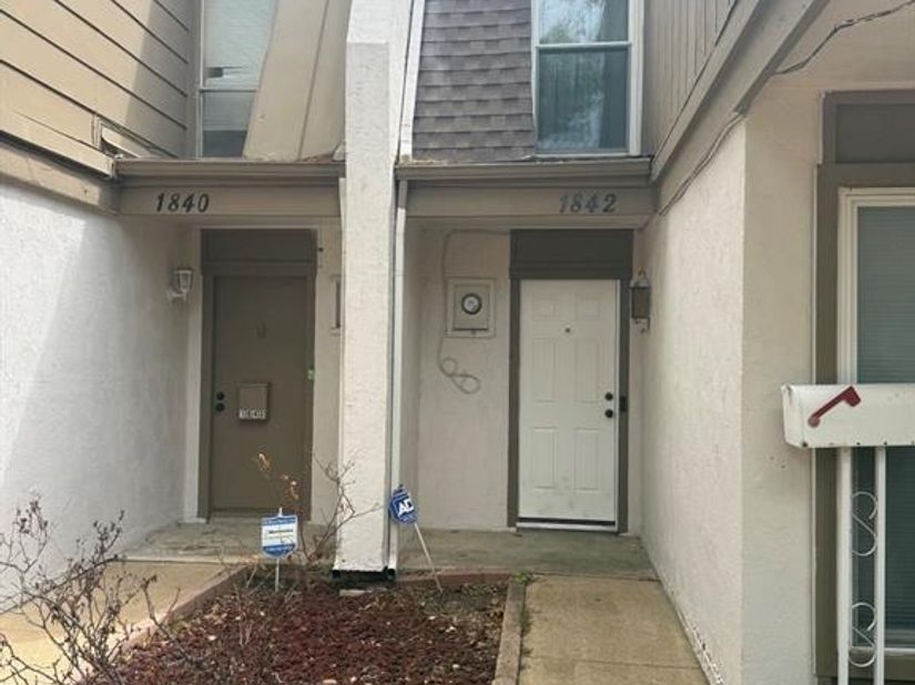 1842  Place One Lane , Garland Texas 75042