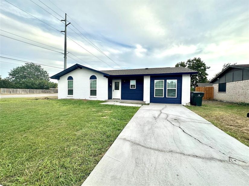 1322  Shorecrest Drive , Garland Texas 75040