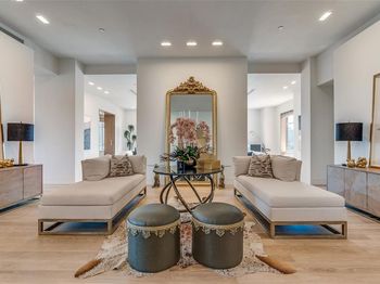 2801  Turtle Creek Boulevard 