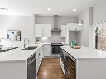 2290 N Fitzhugh Avenue 