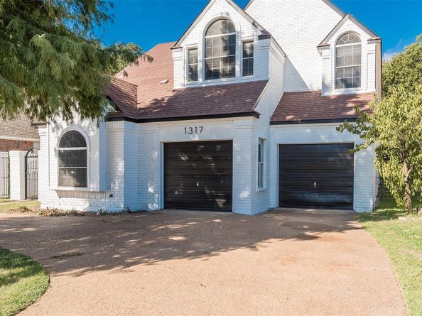 1317  Carver Lane , Irving Texas 75061