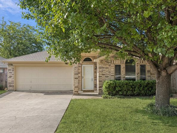 10405  Pleasant Mound Drive , Fort Worth Texas 76108