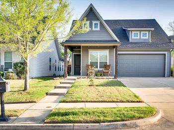 209 W Dallas Street 
