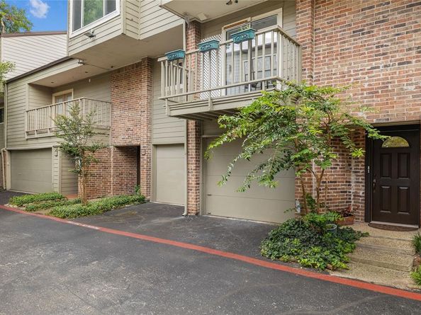 6808  Eastridge Drive  C4, Dallas Texas 75231