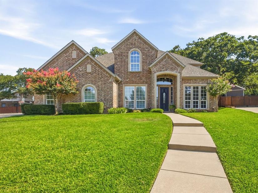 710  Knott Court , Euless Texas 76039