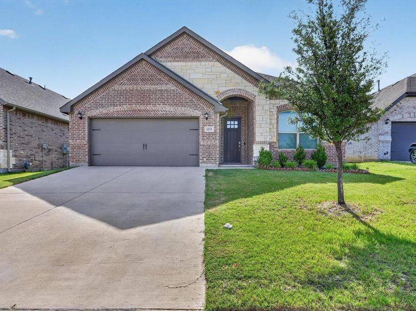 1233  Collett Sublett Road , Kennedale Texas 76060