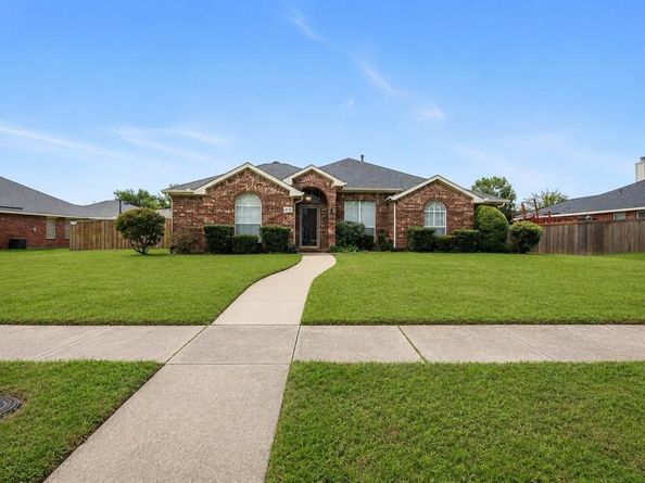 2914  Beau Drive , Mesquite Texas 75181