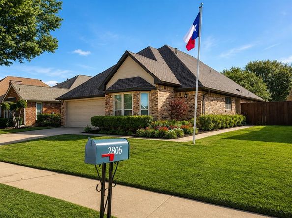2806  Laurel Oaks Drive , Garland Texas 75044