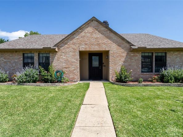 8209  Woodside Road , Rowlett Texas 75088