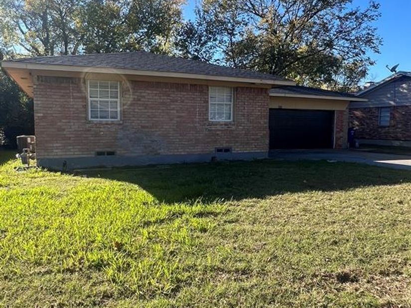 2419 N Prairie Creek Road , Dallas Texas 75227