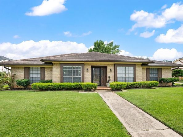 4306  Three Oaks Drive , Arlington Texas 76016