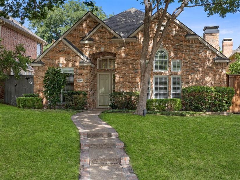 8644  Breakers Point , Dallas Texas 75243