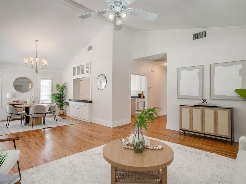 2700  College Avenue , Fort Worth Texas 76110