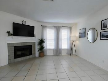625  Carriagehouse Lane 