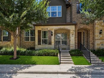 853  Rohan Drive 