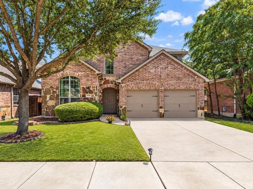 7230  Lake Hill Trail , Sachse Texas 75048